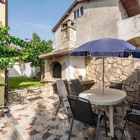 1 Bedroom Stunning In Apartament *